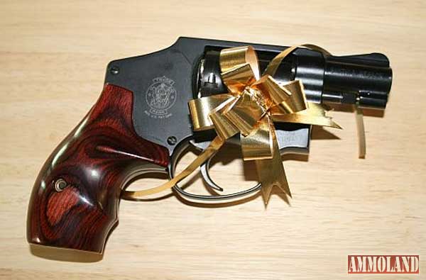 gun-gift-for-christmass.jpg