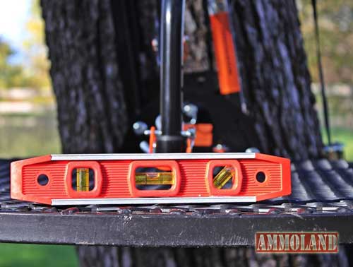 Johnson 360 Treestand On the Level