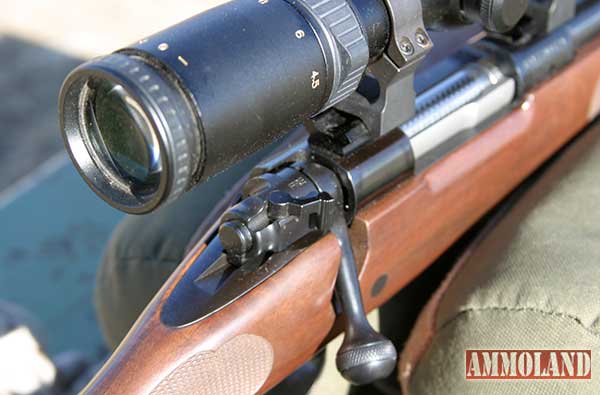 Winchester Model 70 Featherweight Varmint Rifle with Simmons Varmint Series TruPlex Reticle Riflescope