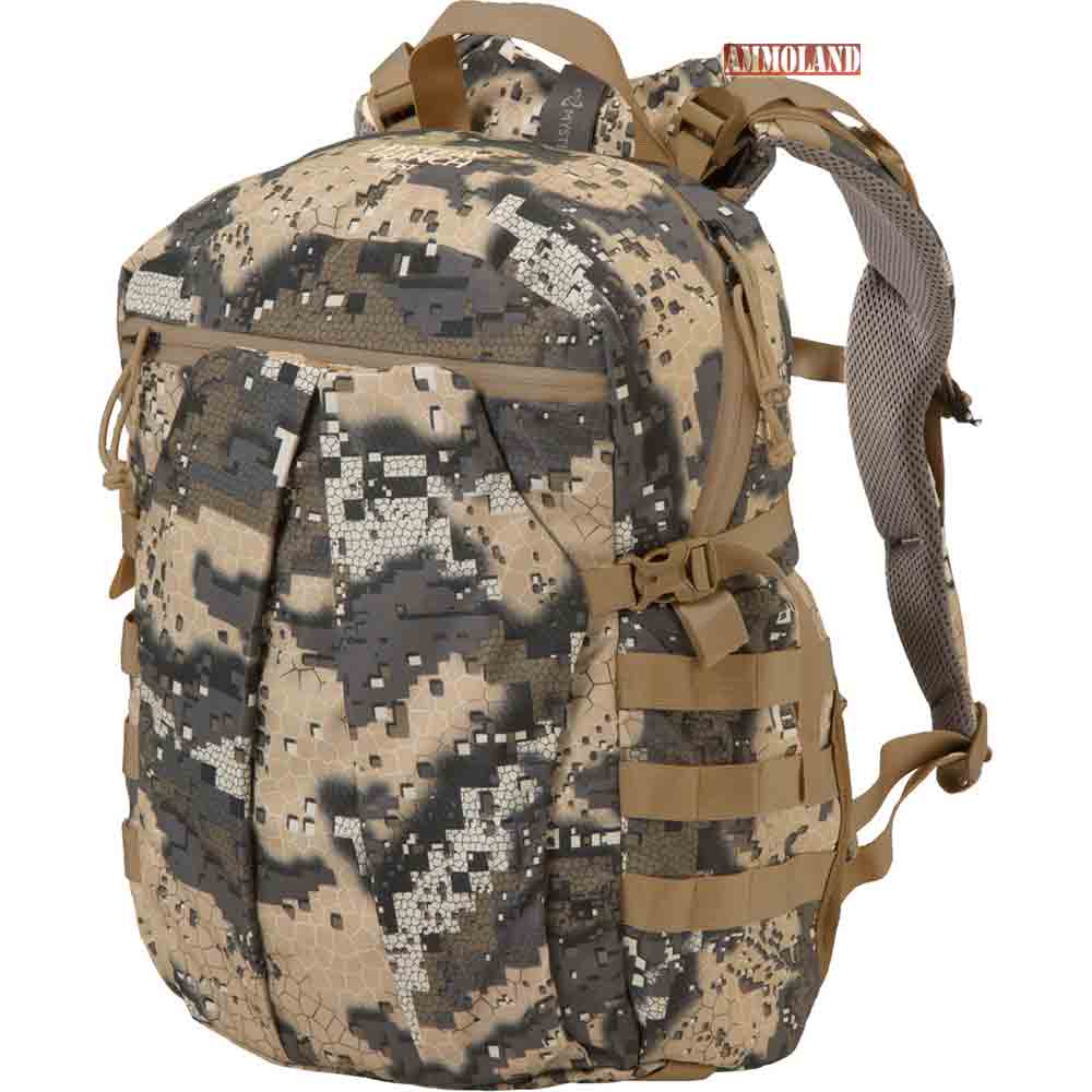 The CREST sports all the features needed in a pack for an efficient day hunt.