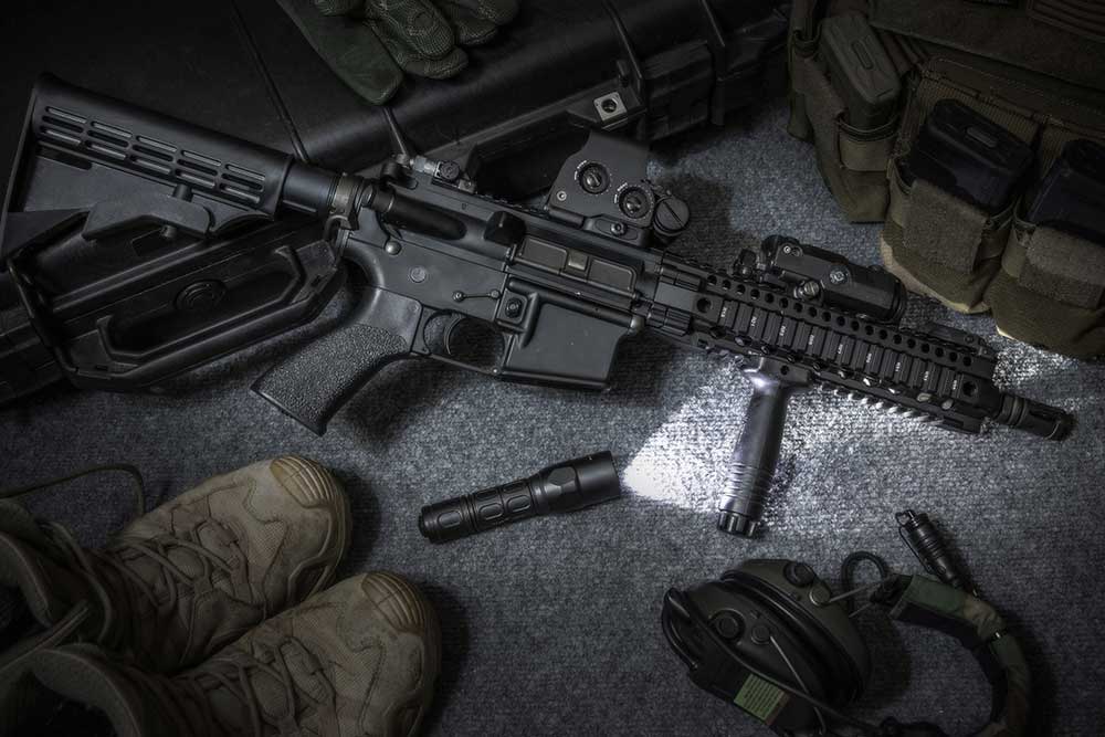 AR15 Rifle M4 Black Gun Optics Flashlight