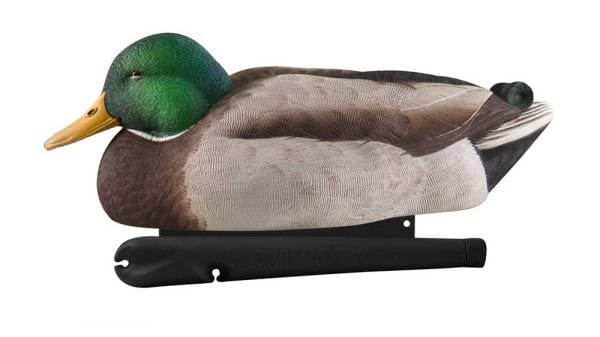 Avian-X Topflight Late Season Mallards depict the compact, true-to-life poses that real mallards assume in cold, late-season conditions.