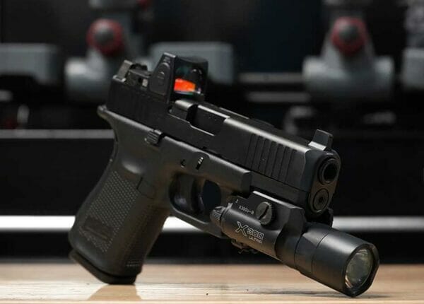 Best Red Dot for GLOCK 19 MOS Pistols & Installation Guides. Img Duncan Johnson