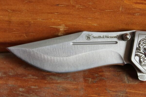 Smith & Wesson Unwavered Knife - Gear Review