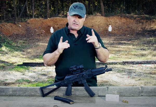 Larry A. Vickers reviews the Kalashnikov USA KR-9M Submachine gun. Screenshot Youtube.