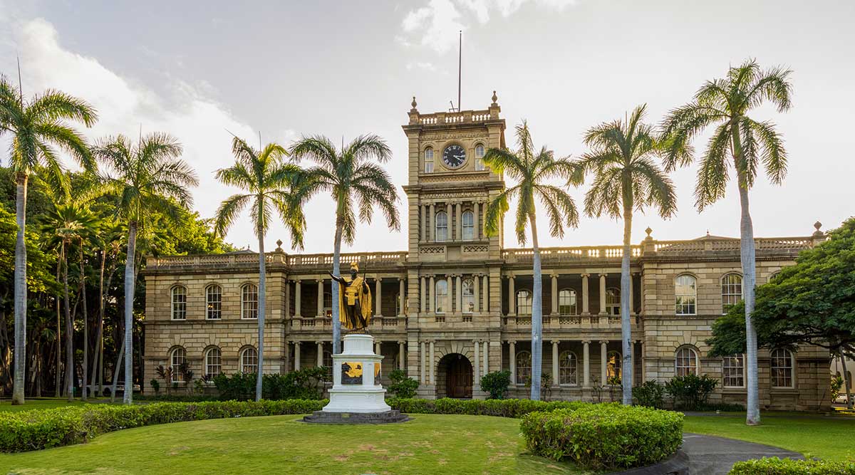 Honolulu Hawaii in front of King Kamehameha V Judiciary History Center iStock-Faina Gurevich 1362751952.jpg